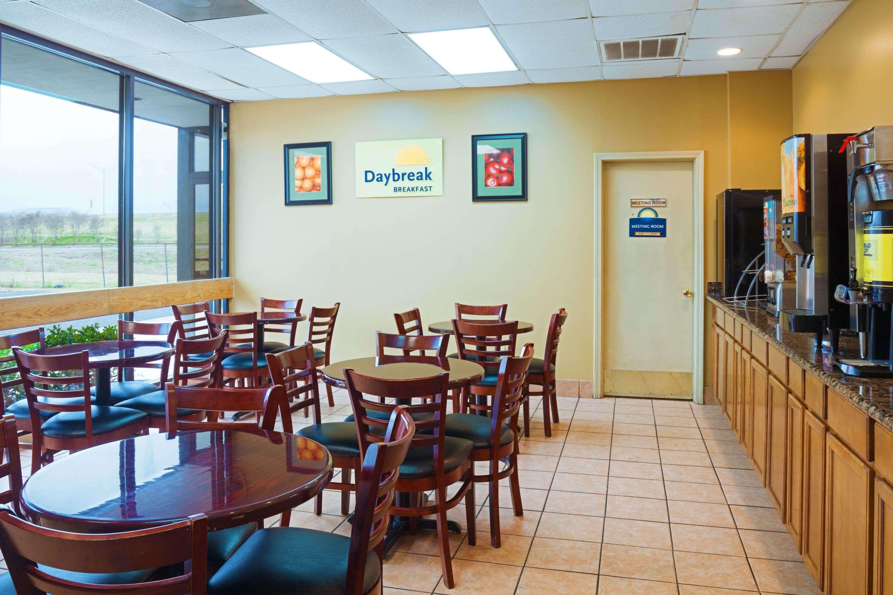 Days Inn Lafayette/University Екстер'єр фото